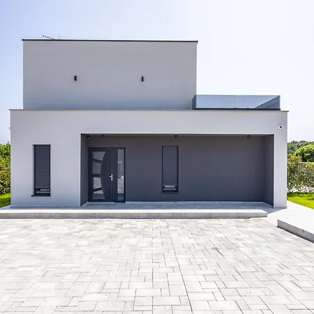 Villa Delecto By Interhome