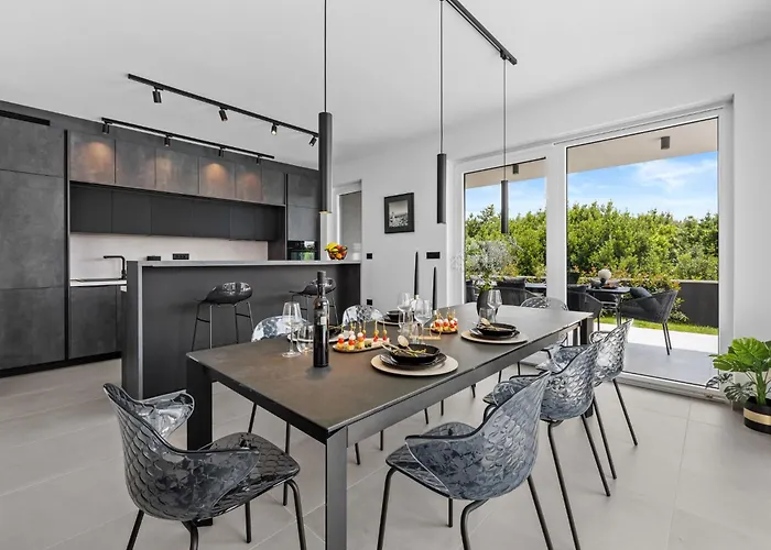 Delecto By Interhome * Pula