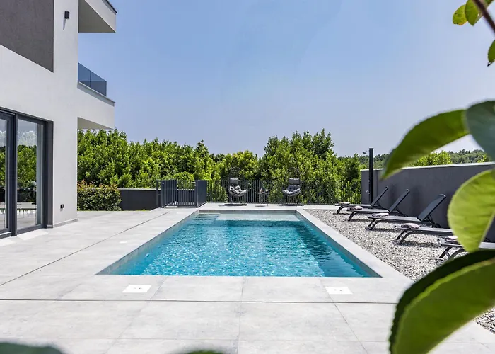 Delecto By Interhome Villa
