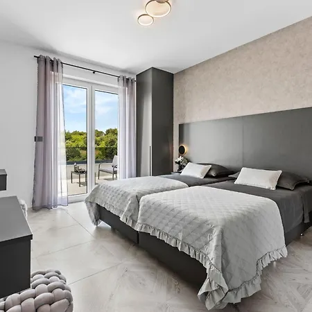 Villa Delecto By Interhome