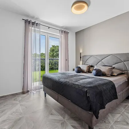 Villa Delecto By Interhome Pula